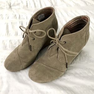Toms wedges